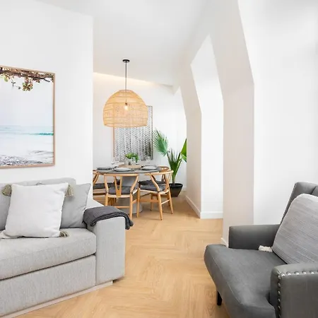 Whome | Luxury Duplex Prime Location Great For Families *