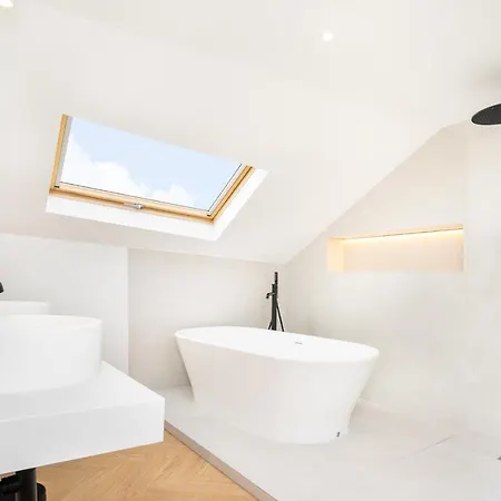 Appartamento Whome | Luxury Duplex Prime Location Great For Families *