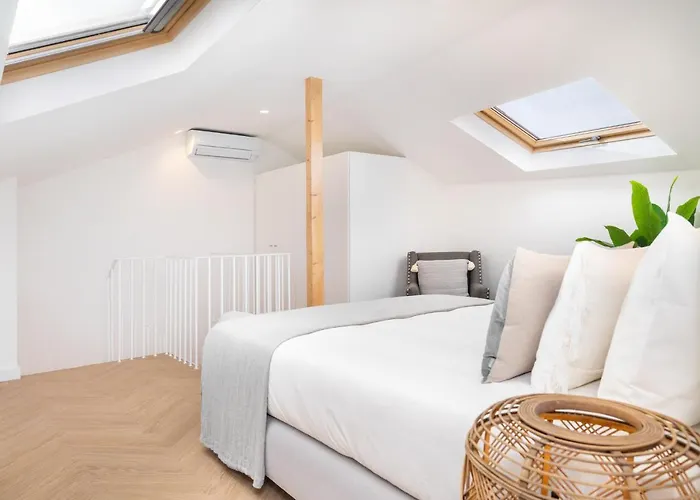 Whome | Luxury Duplex Prime Location Great For Families *