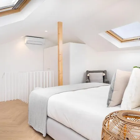 Whome | Luxury Duplex Prime Location Great For Families *